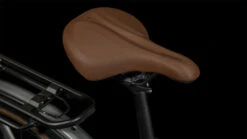 CUBE KATHMANDU SLX - Dames Trekkingfiets - 2023 - Prizmsilver / Black 17 CUBE KATHMANDU SLX - Dames Trekkingfiets - 2023 - Prizmsilver / Black -Fiets Series Winkel 648400 d 2425651 1400105