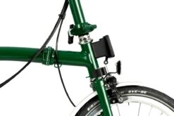 Brompton C Line Utility - 3-Speed - High Bar - Extended Seatpost - Dynamo - 16" Folding Bike - 2022 - Racing Green Matt -Fiets Series Winkel c line explore 6 speed high bar extended seatpost racing green matt 7 1214091