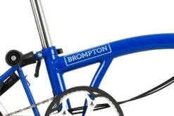 Brompton C Line Explore - 6-Speed - Mid Bar - Standard Seatpost - Dynamo - 16" Folding Bike - 2022 - Picadilly Blue Matt 13 Brompton C Line Explore - 6-Speed - Mid Bar - Standard Seatpost - Dynamo - 16" Folding Bike - 2022 - Picadilly Blue Matt -Fiets Series Winkel c line explore 6 speed mid bar standard seatpost picadilly blue matt 5 1215549