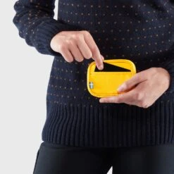 FJÄLLRÄVEN Fjällräven Kanken Card Portemonnee - Sky Blue -Fiets Series Winkel fjaellraeven kanken card wallet 7 1130034