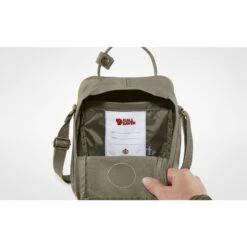 FJÄLLRÄVEN Fjällräven Kånken Sling Schoudertas 2.5L - Pink 14 FJÄLLRÄVEN Fjällräven Kånken Sling Schoudertas 2.5L - Pink -Fiets Series Winkel fjaellraeven kanken sling bag clay 4 1025566 1