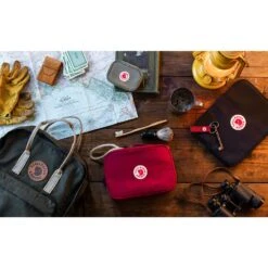 FJÄLLRÄVEN Fjällräven Kanken Travel Portemonnee - Royal Purple -Fiets Series Winkel fjaellraeven kanken travel wallet royal purple 2 1337428