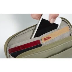 FJÄLLRÄVEN Fjällräven Kanken Travel Portemonnee - Royal Purple -Fiets Series Winkel fjaellraeven kanken travel wallet royal purple 3 1337427