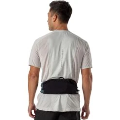 Nathan Sports Pinnacle Series Waistpack - Black / Blue Me Away -Fiets Series Winkel nathan sports pinnacle series waistpack black blue me away 3 1174084