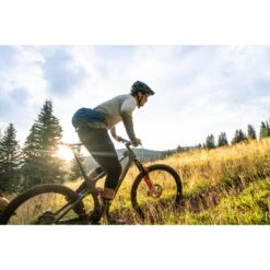 Osprey Seral 7 Heuptas + Drinkzak - Aprium Purple -Fiets Series Winkel osprey seral 7 11 1392609