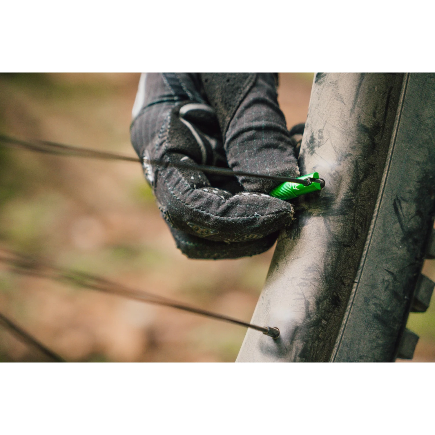 Peaty's X Chris King Tubeless Valves - MK2 - Emerald 4 Peaty's X Chris King Tubeless Valves - MK2 - Emerald - Afbeelding 2