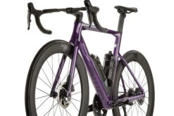 BMC TIMEMACHINE ROAD 01 ONE - Carbon Roadbike - 2023 - Carbon / White -Fiets Series Winkel timemachine road 01 one prp blk cbn detail 05 1412212