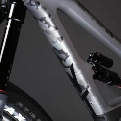 Unleazhed Frame Unscratch Bp01-F Frame Protection Tape - Undercover Matt -Fiets Series Winkel unleazhed bp01 camo d 1022170